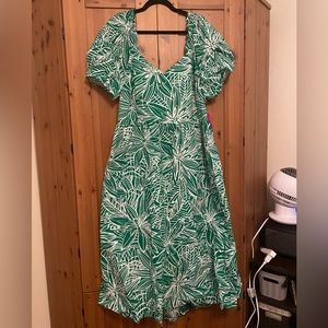 Tabitha Brown at Target Green Floral Short-Sleeve, Tie-Back dress. 2022 limited